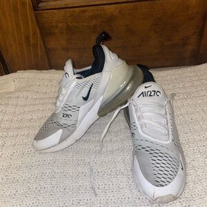 Women’s Size 9 Nike Air Max 270 Sneakers